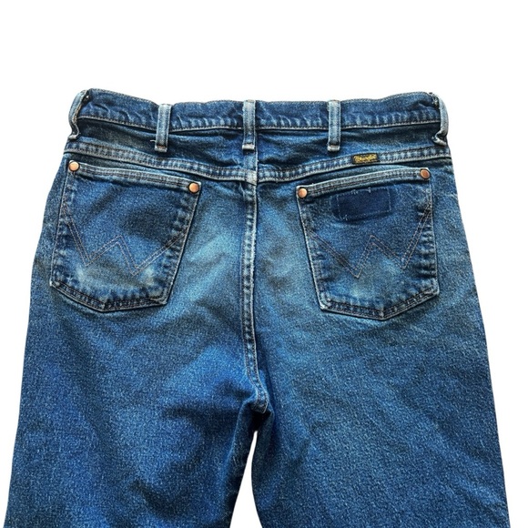 Wrangler Women’s Cut Off Western Jean Shorts - Picture 3 of 5